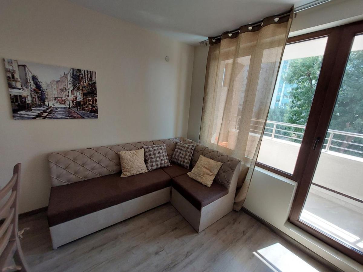 Апартаменти За Гости Делукс Burgas Exterior photo